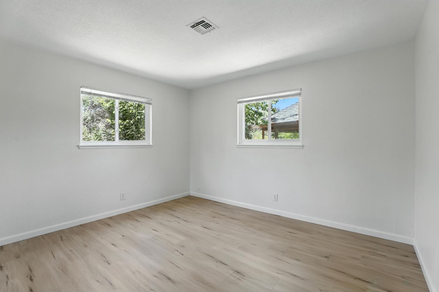 Detail Gallery Image 23 of 37 For 7969 Glenbar Way, Fair Oaks,  CA 95628 - 4 Beds | 2/1 Baths