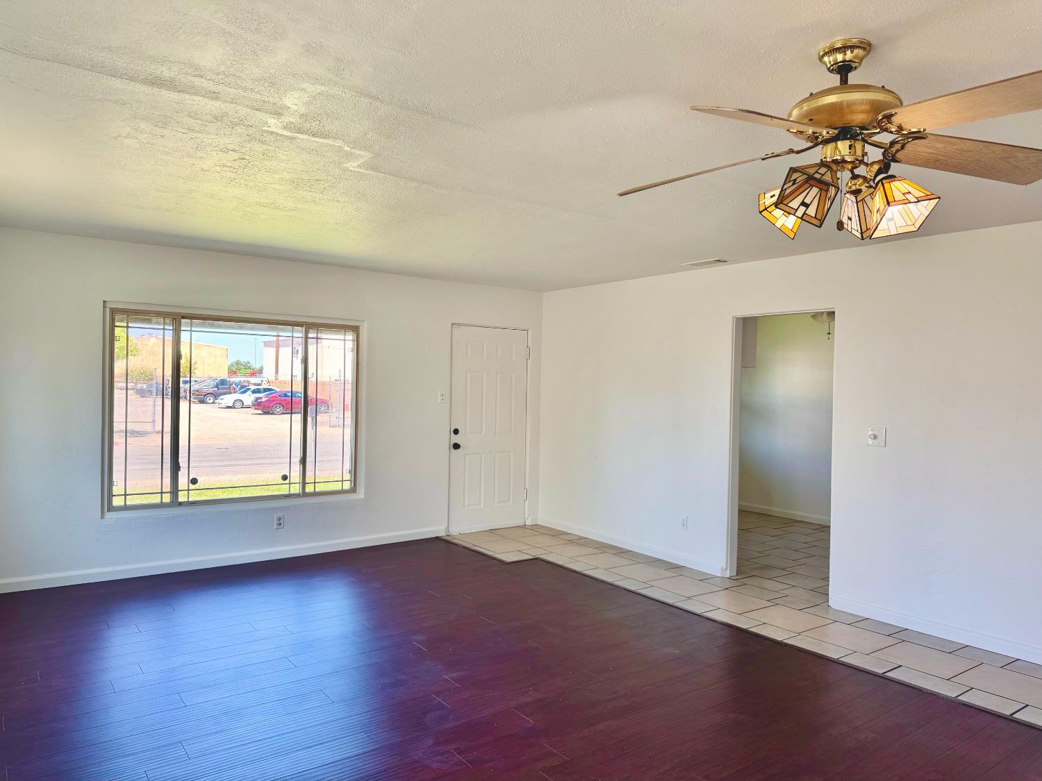 Detail Gallery Image 6 of 19 For 2818 Plover St, Sacramento,  CA 95815 - 4 Beds | 2 Baths