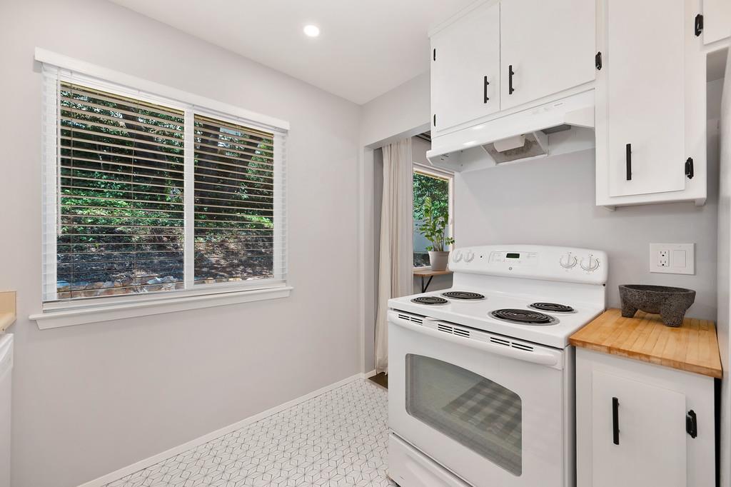 Detail Gallery Image 14 of 49 For 176 Mulberry Ln, Auburn,  CA 95603 - 3 Beds | 1 Baths