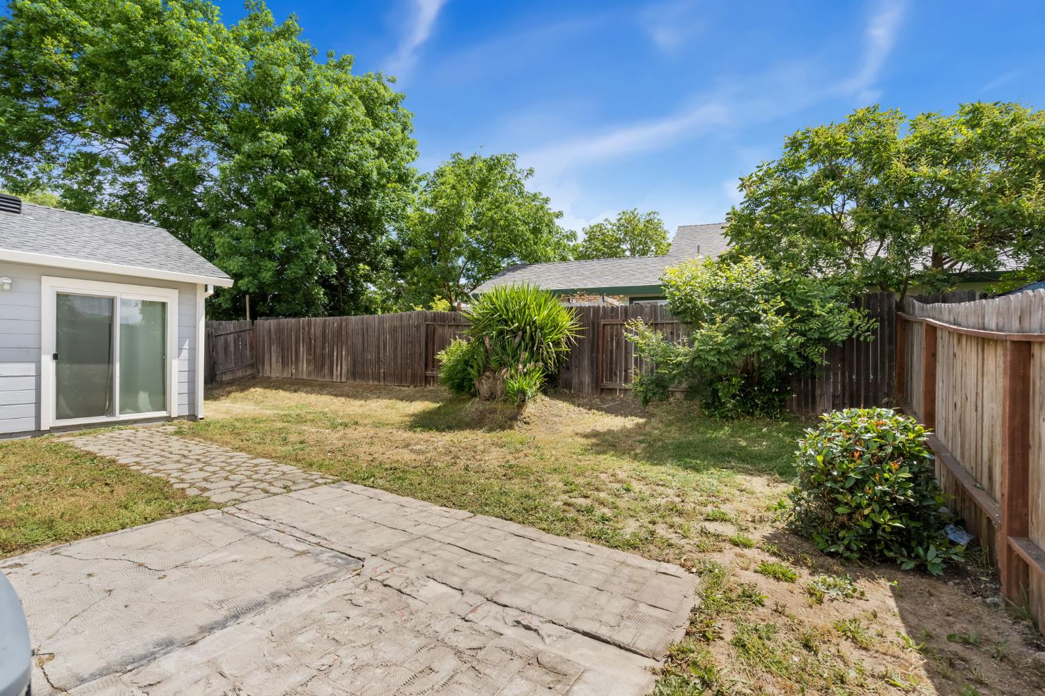 Detail Gallery Image 17 of 22 For 5279 Jacinto Ave, Sacramento,  CA 95823 - 3 Beds | 2 Baths
