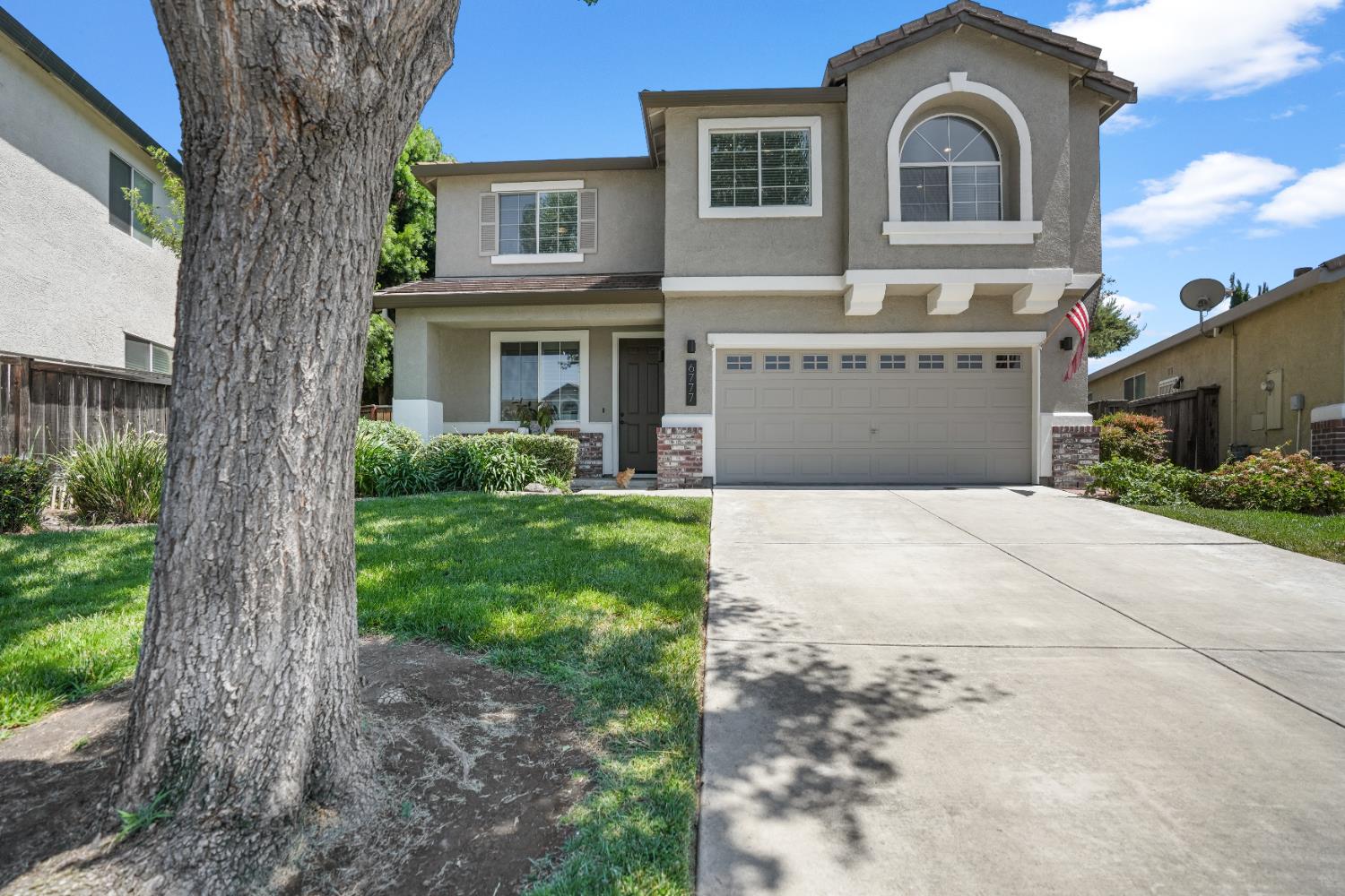 Detail Gallery Image 1 of 33 For 6777 Brook Falls Cir, Stockton,  CA 95219 - 4 Beds | 3 Baths