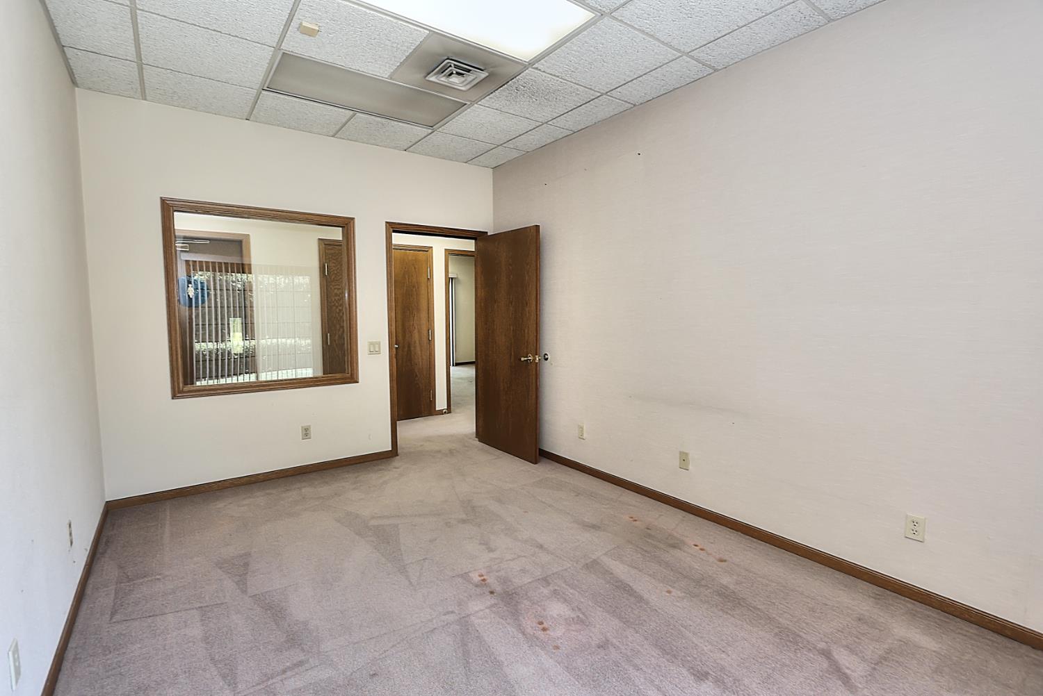 Detail Gallery Image 28 of 51 For 1601 Executive Ct, Sacramento,  CA 95864 - – Beds | – Baths