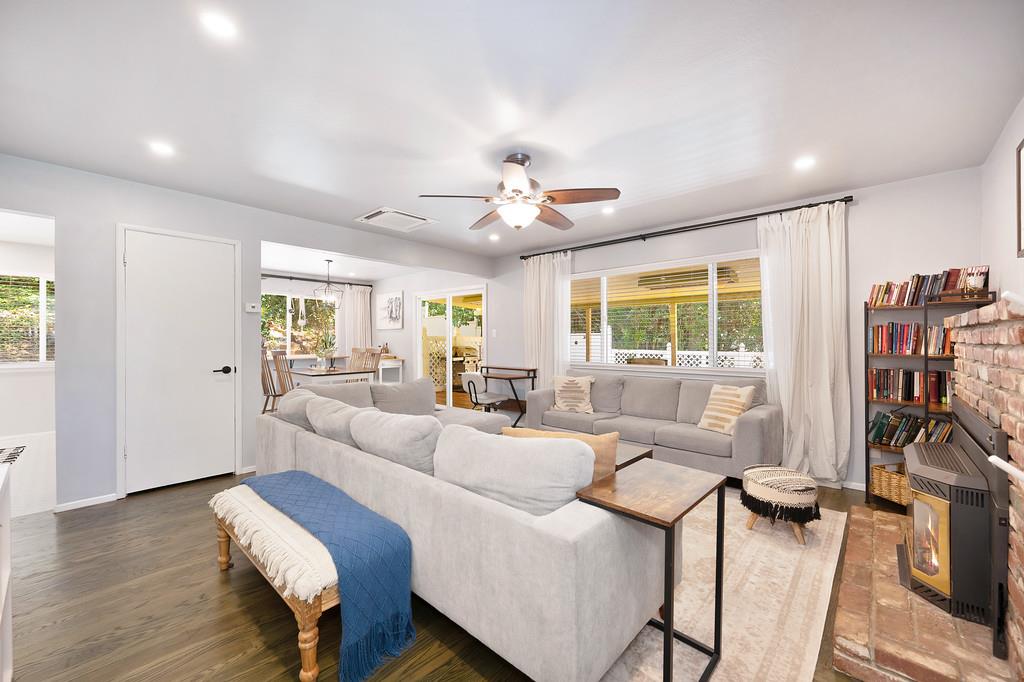 Detail Gallery Image 5 of 49 For 176 Mulberry Ln, Auburn,  CA 95603 - 3 Beds | 1 Baths