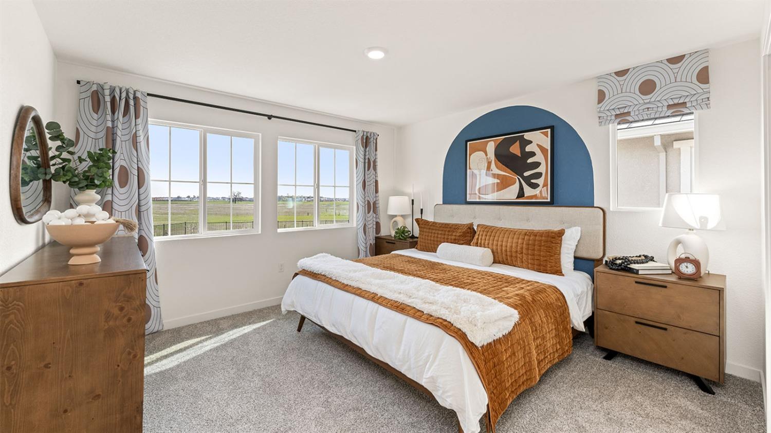 Detail Gallery Image 6 of 11 For 1080 Silver Feather Way, Roseville,  CA 95747 - 5 Beds | 3 Baths