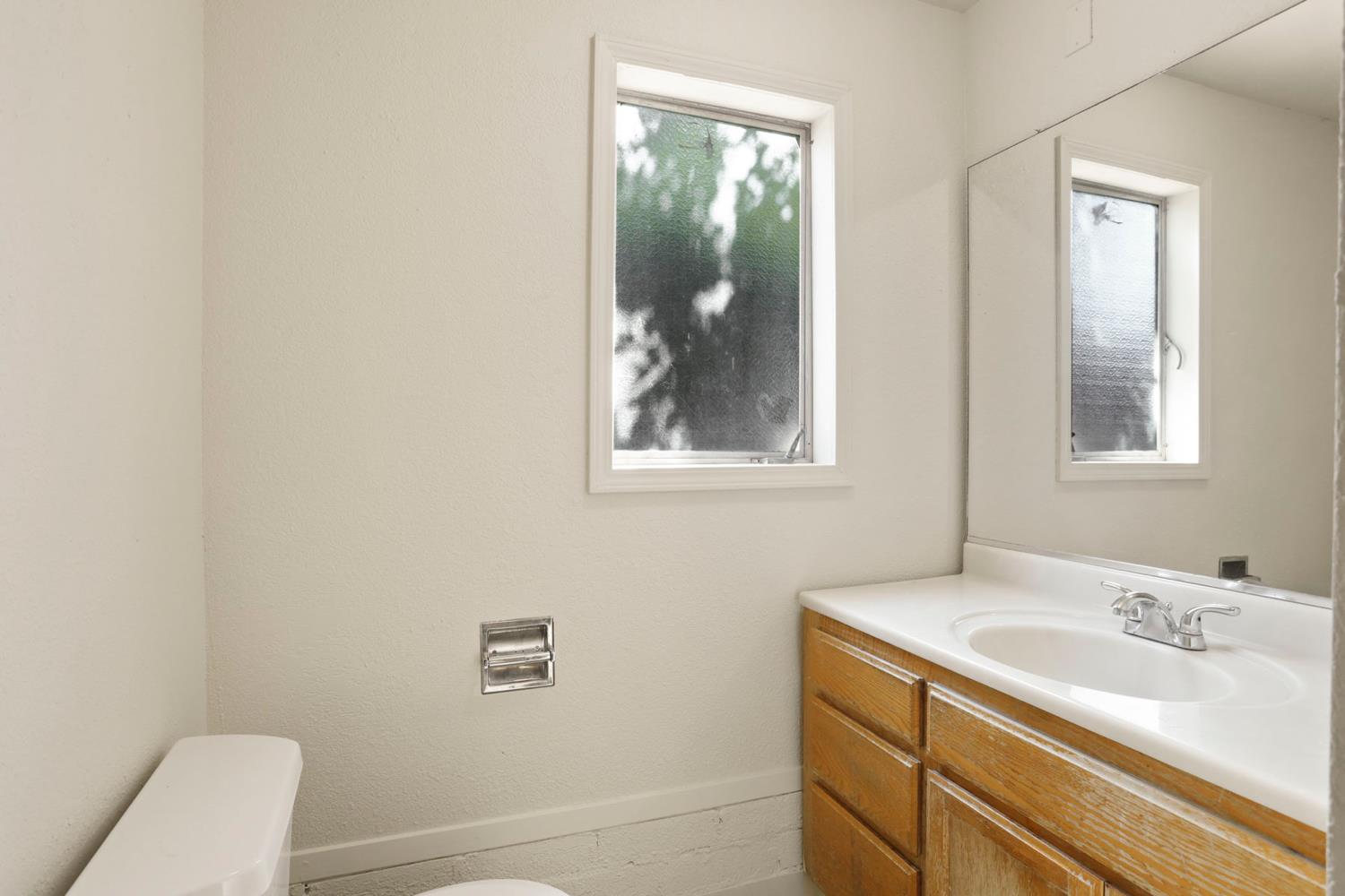 Detail Gallery Image 38 of 60 For 503 E Essex St, Stockton,  CA 95204 - 4 Beds | 2 Baths