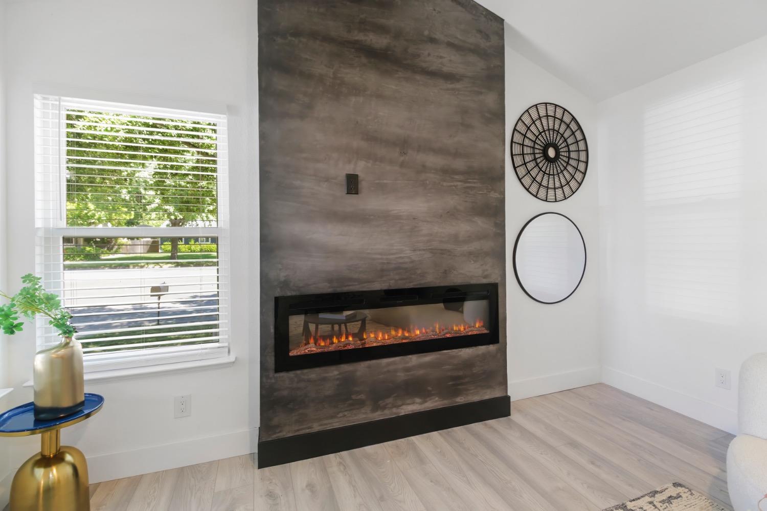 Detail Gallery Image 6 of 59 For 6550 Riverside Blvd, Sacramento,  CA 95831 - 3 Beds | 2 Baths