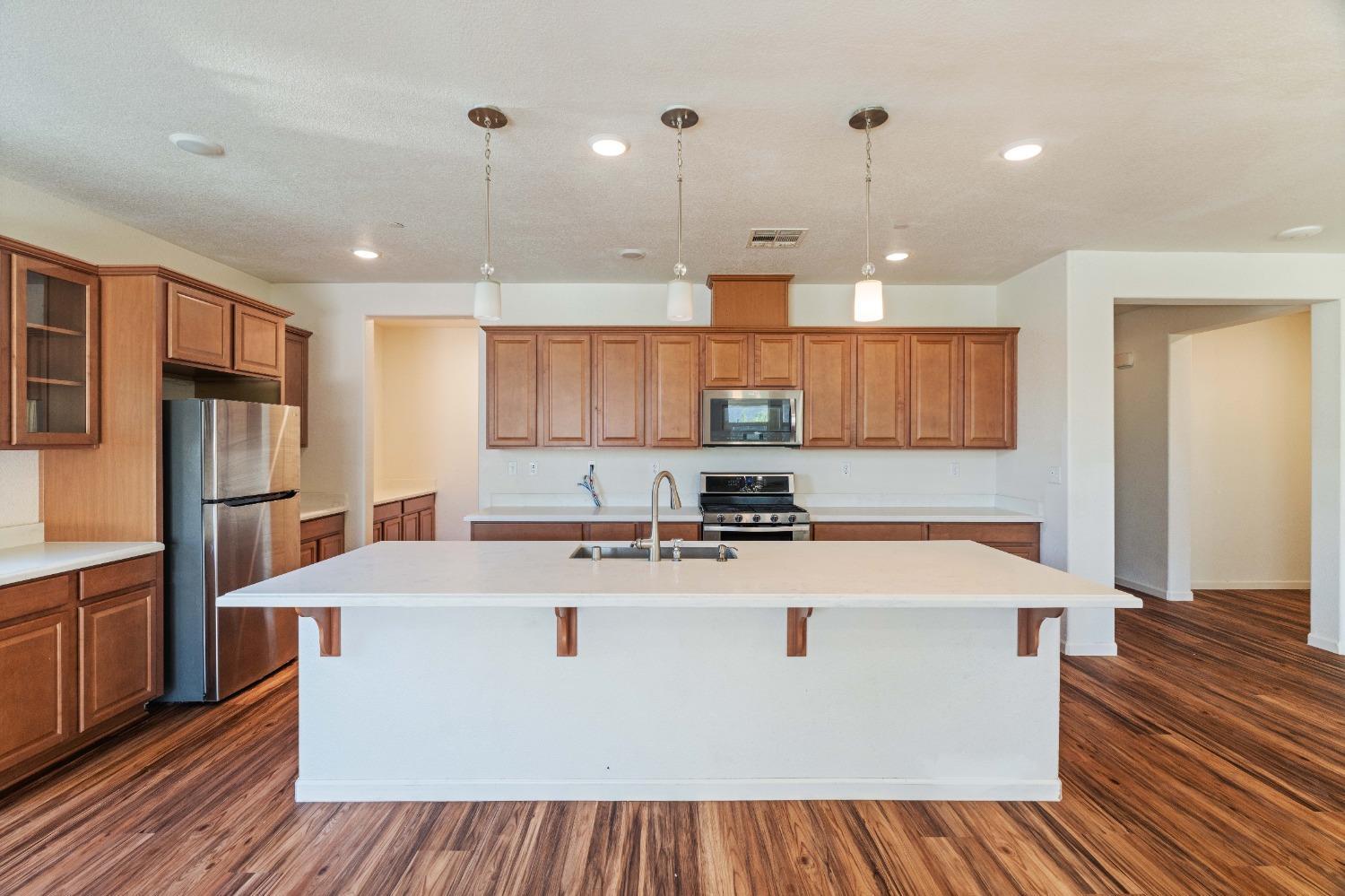 Detail Gallery Image 6 of 26 For 3760 Orbison Ln, Stockton,  CA 95212 - 4 Beds | 3 Baths