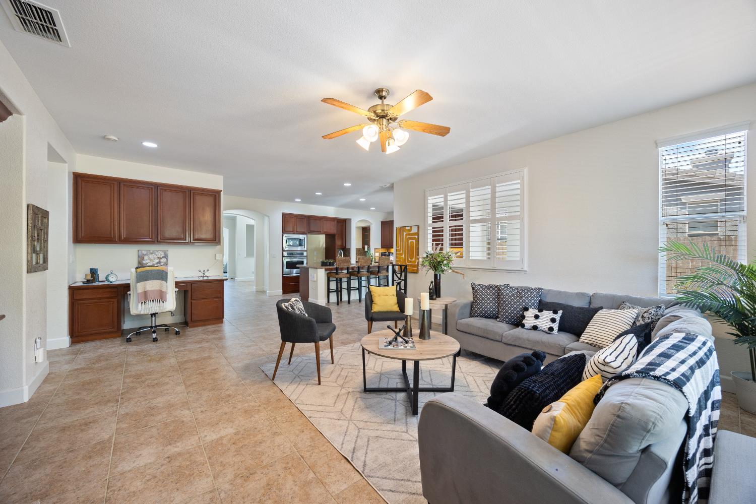 Detail Gallery Image 25 of 78 For 6904 Rio Tejo Way, Elk Grove,  CA 95757 - 5 Beds | 3 Baths