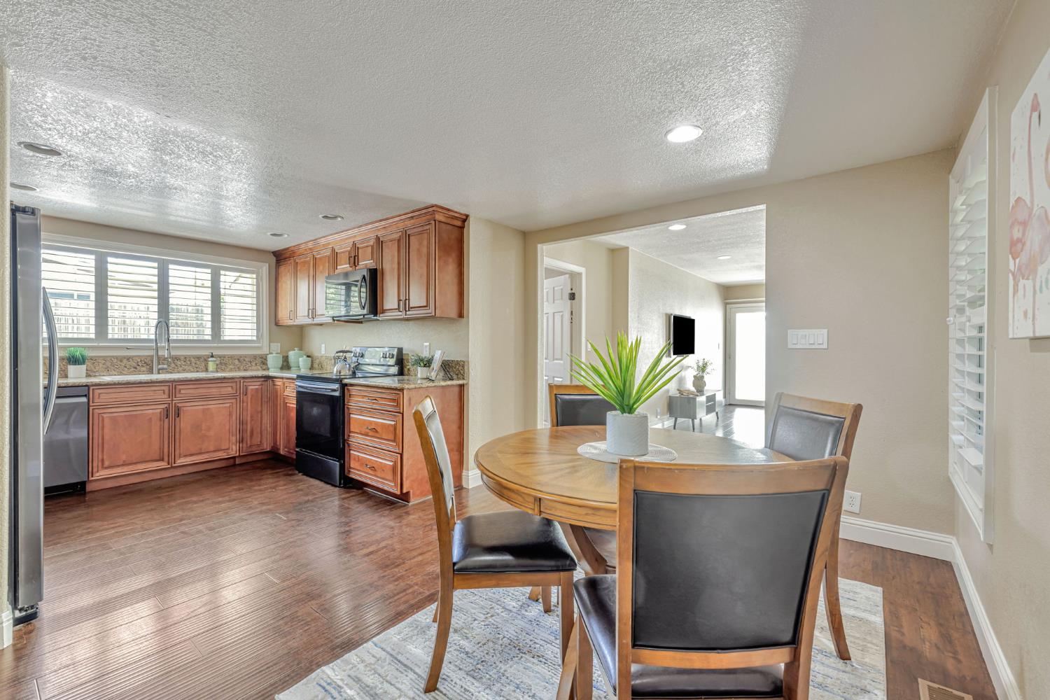Detail Gallery Image 15 of 58 For 4469 Benton Way, Shingle Springs,  CA 95682 - 4 Beds | 2 Baths