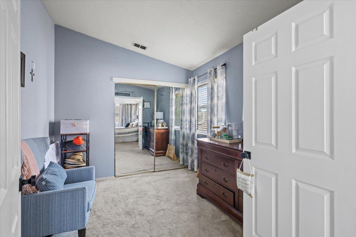 Detail Gallery Image 22 of 41 For 9128 Miners Creek Ct, Elk Grove,  CA 95758 - 4 Beds | 2/1 Baths