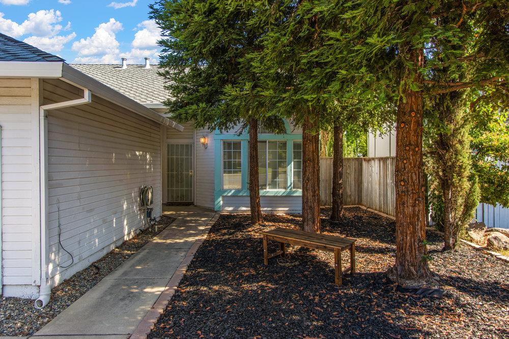 Detail Gallery Image 2 of 33 For 4701 Summer Oak Ct, Antelope,  CA 95843 - 3 Beds | 2 Baths