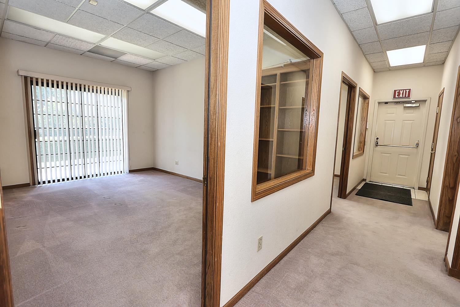 Detail Gallery Image 24 of 51 For 1601 Executive Ct, Sacramento,  CA 95864 - – Beds | – Baths