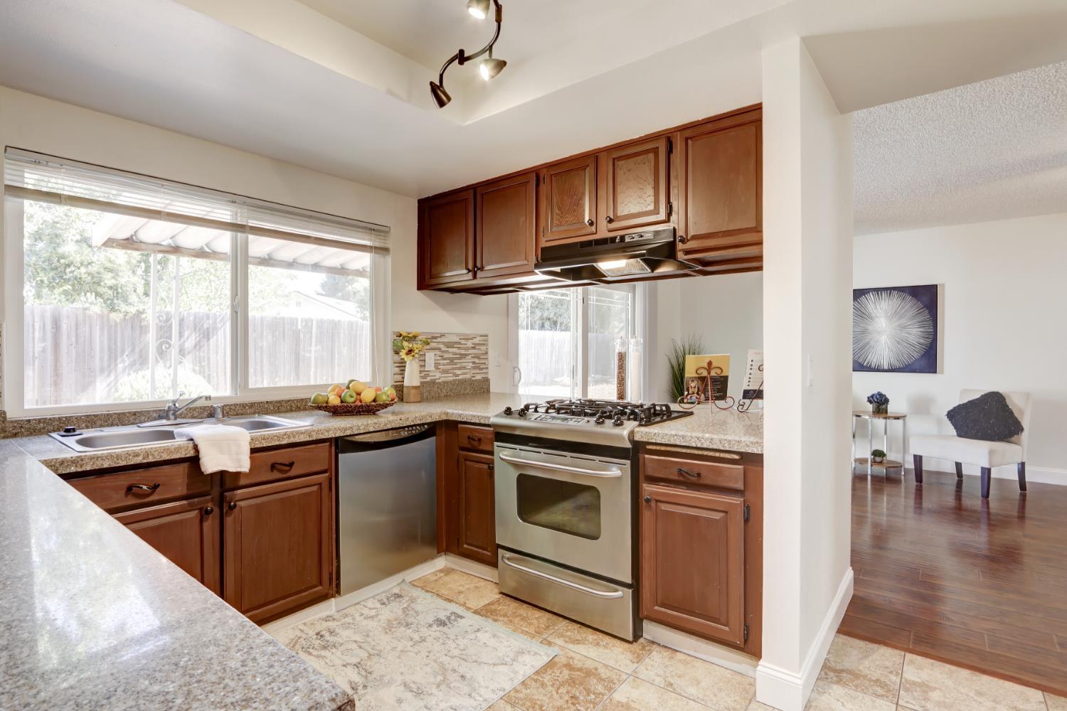 Detail Gallery Image 24 of 48 For 9013 Meadowsweet Way, Elk Grove,  CA 95624 - 4 Beds | 2 Baths