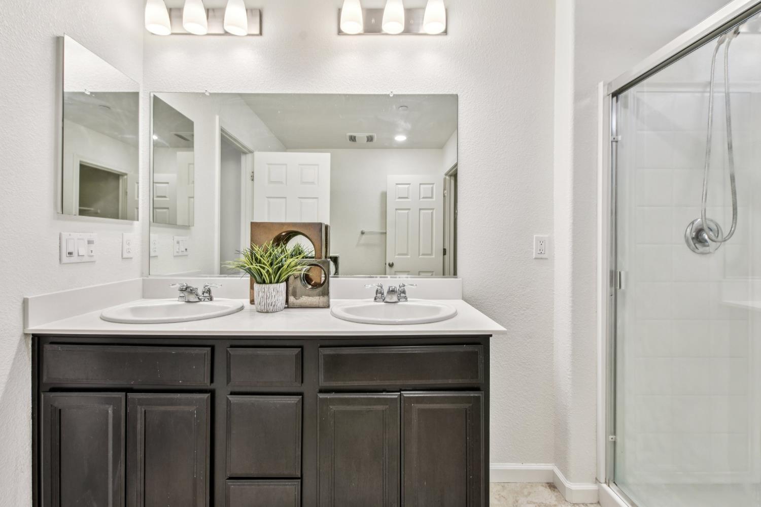 Detail Gallery Image 19 of 25 For 8205 Kramer Ranch Ln, Elk Grove,  CA 95758 - 3 Beds | 2/1 Baths