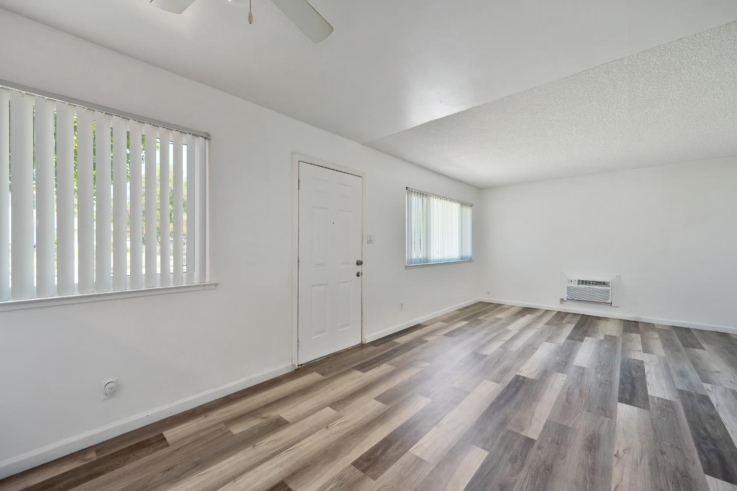 Detail Gallery Image 10 of 18 For 2400 Cava Ct, Sacramento,  CA 95825 - – Beds | – Baths