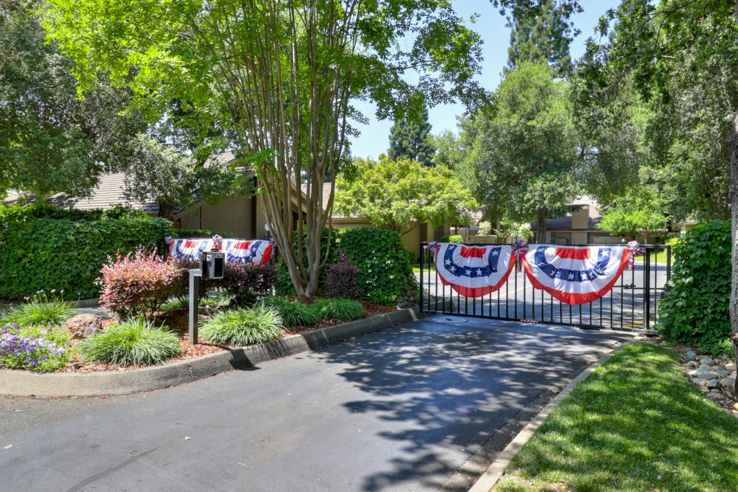 Detail Gallery Image 84 of 99 For 1911 Discovery Village Ln, Gold River,  CA 95670 - 2 Beds | 2 Baths