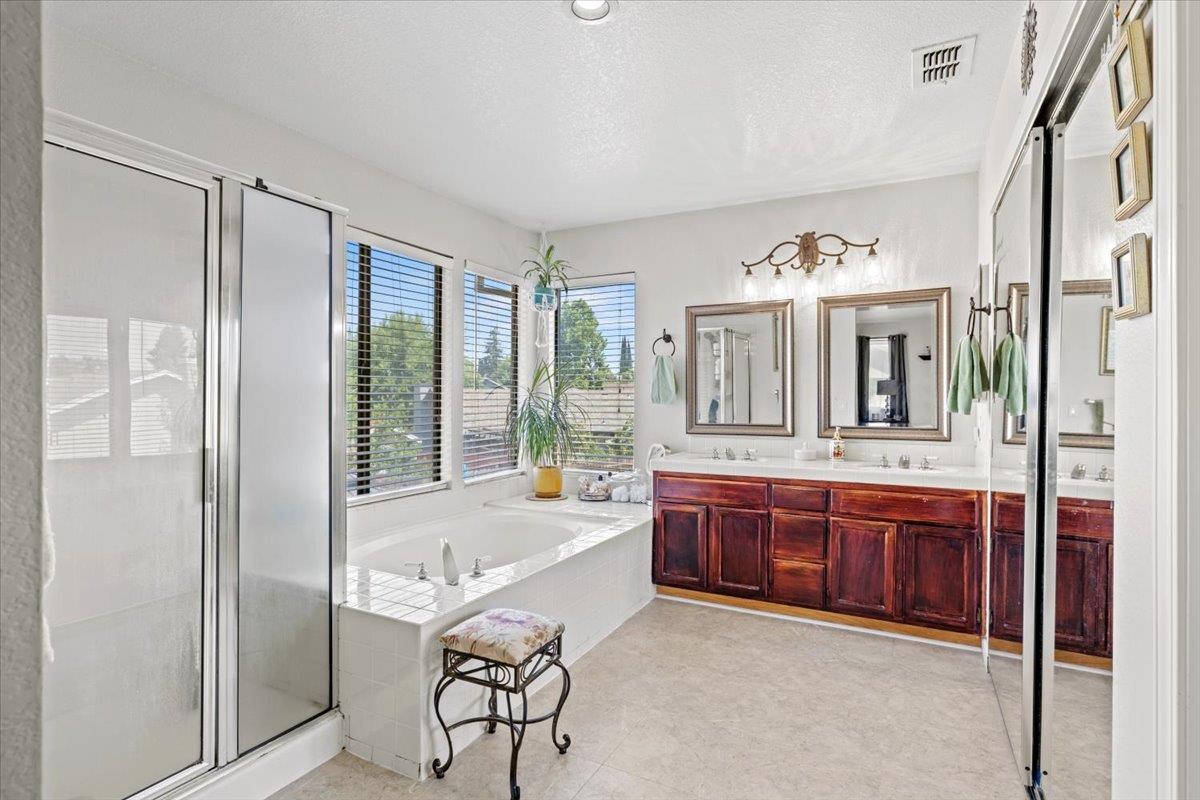 Detail Gallery Image 24 of 41 For 9128 Miners Creek Ct, Elk Grove,  CA 95758 - 4 Beds | 2/1 Baths