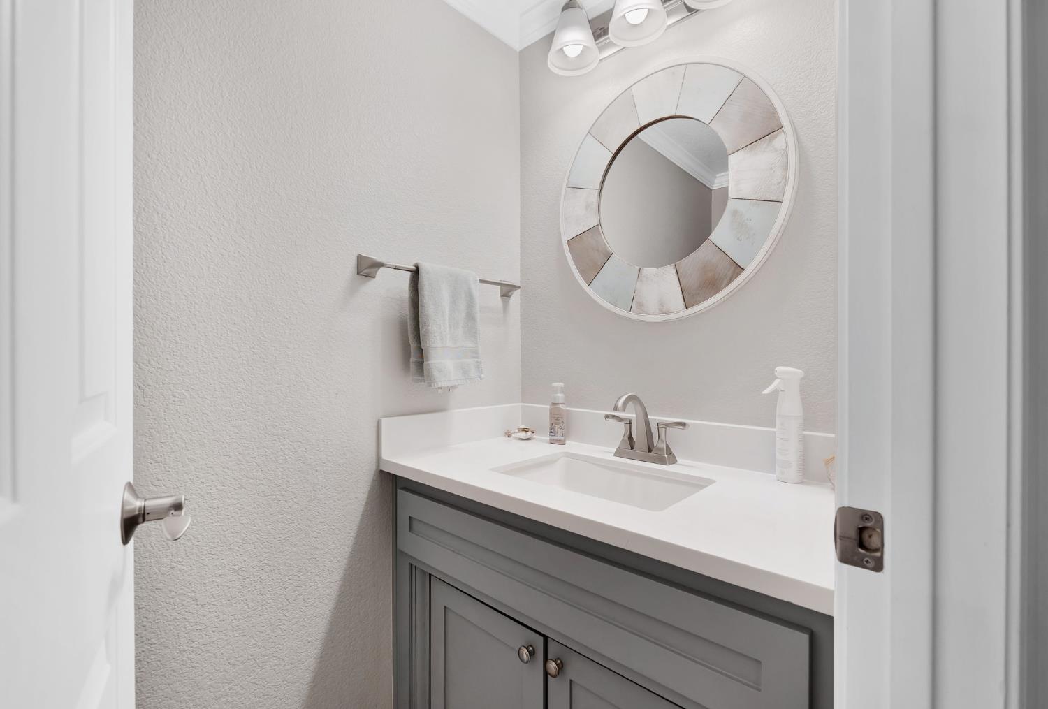Detail Gallery Image 18 of 31 For 700 Fairview Dr, Woodland,  CA 95695 - 4 Beds | 2/1 Baths