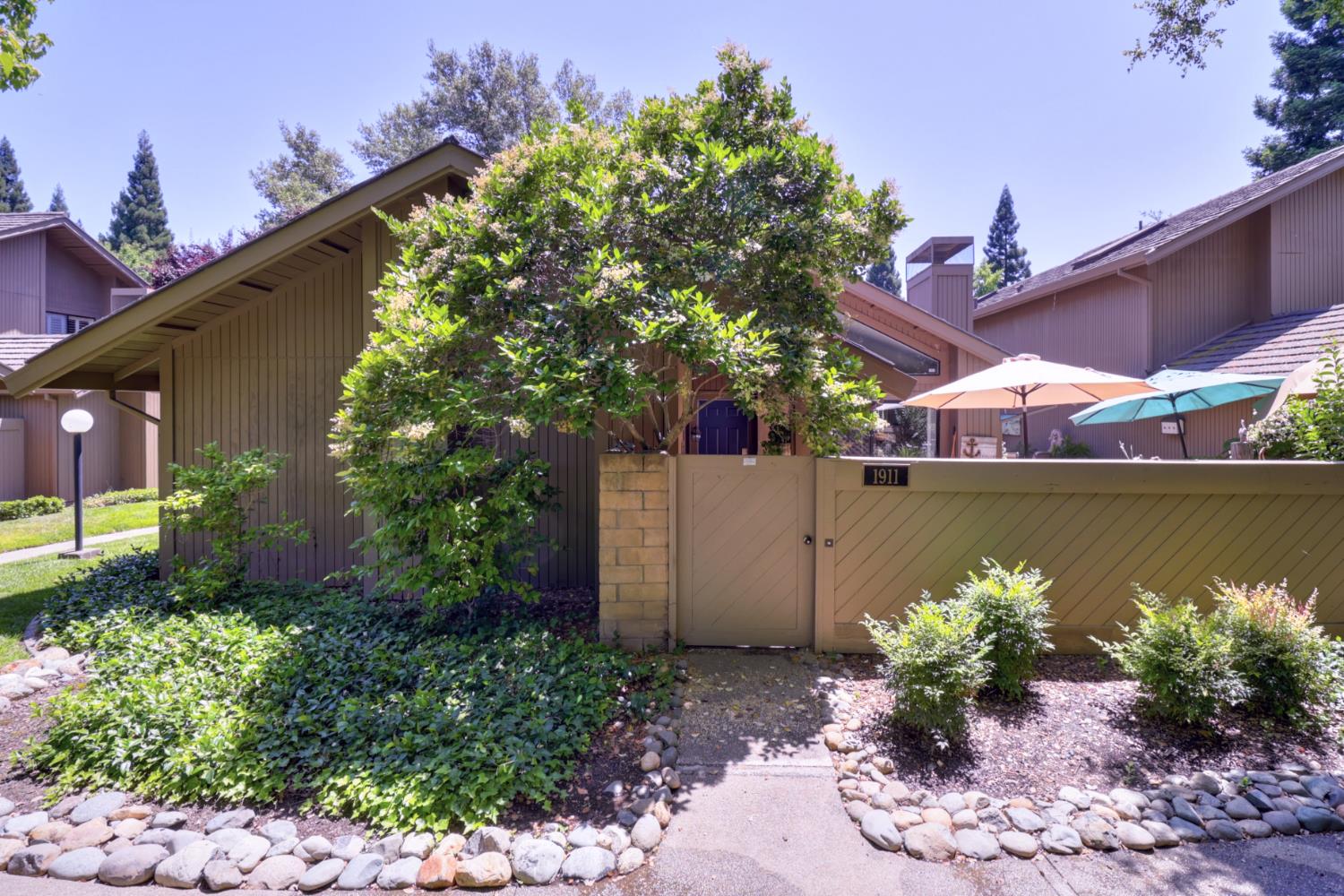 Detail Gallery Image 95 of 99 For 1911 Discovery Village Ln, Gold River,  CA 95670 - 2 Beds | 2 Baths