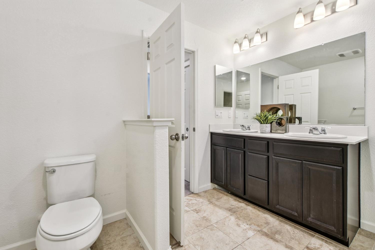 Detail Gallery Image 14 of 25 For 8205 Kramer Ranch Ln, Elk Grove,  CA 95758 - 3 Beds | 2/1 Baths