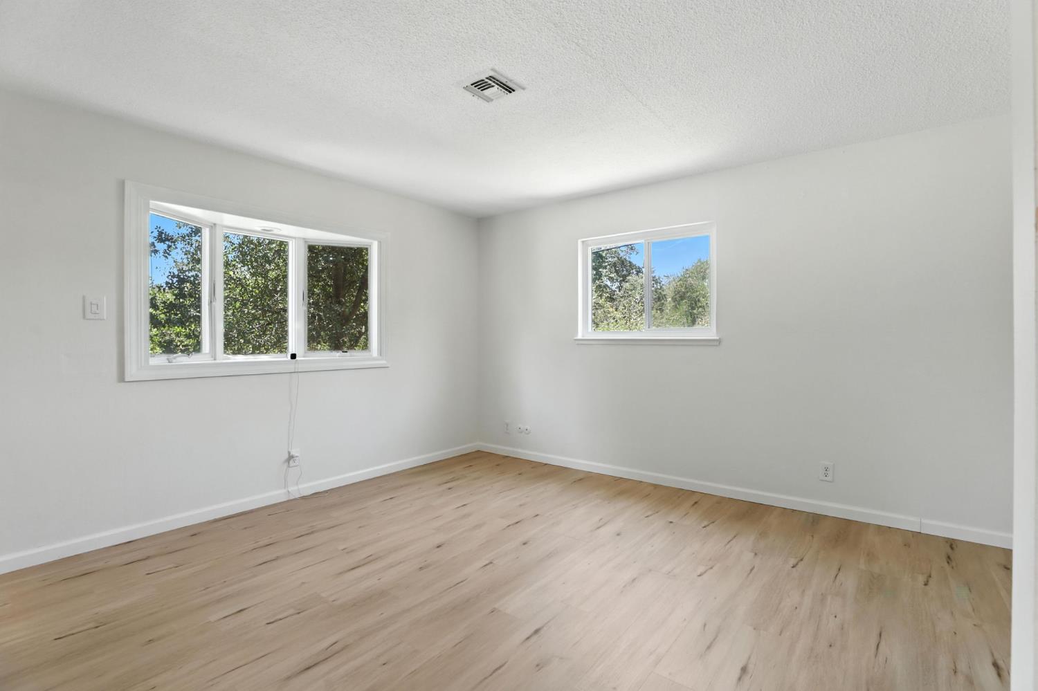Detail Gallery Image 19 of 37 For 7969 Glenbar Way, Fair Oaks,  CA 95628 - 4 Beds | 2/1 Baths