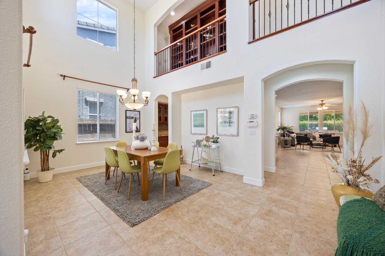 Detail Gallery Image 10 of 78 For 6904 Rio Tejo Way, Elk Grove,  CA 95757 - 5 Beds | 3 Baths