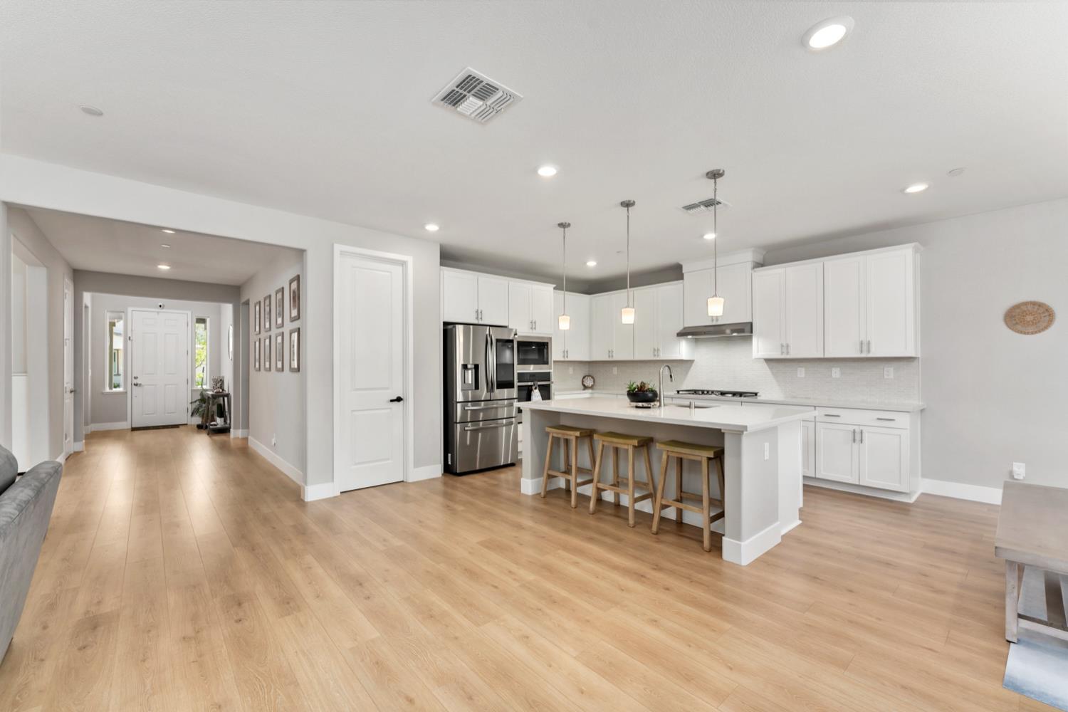 Detail Gallery Image 29 of 83 For 2073 Challenger Way, Roseville,  CA 95747 - 4 Beds | 3/1 Baths