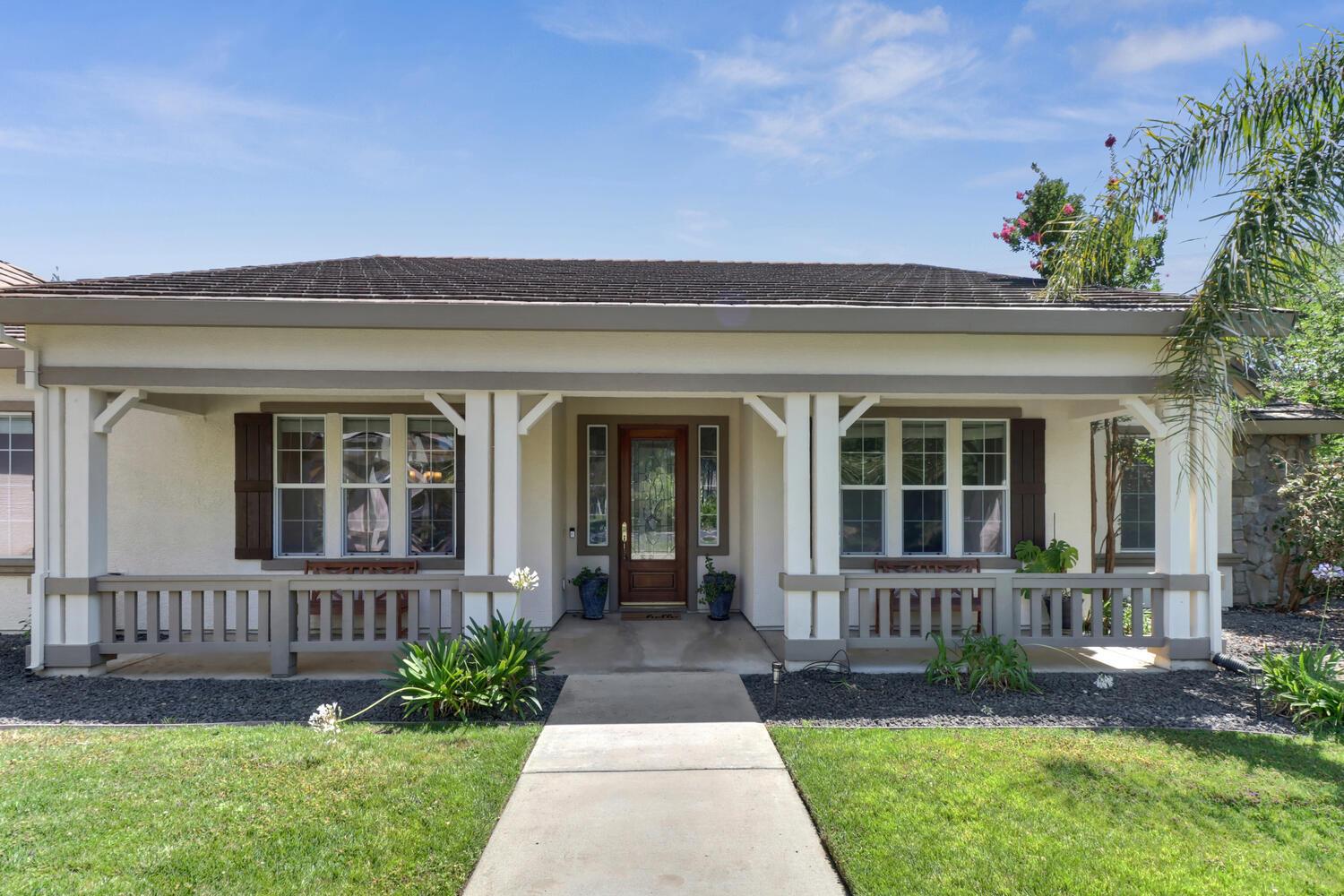 Detail Gallery Image 9 of 92 For 9896 Silvergate Ln, Elk Grove,  CA 95624 - 5 Beds | 3 Baths