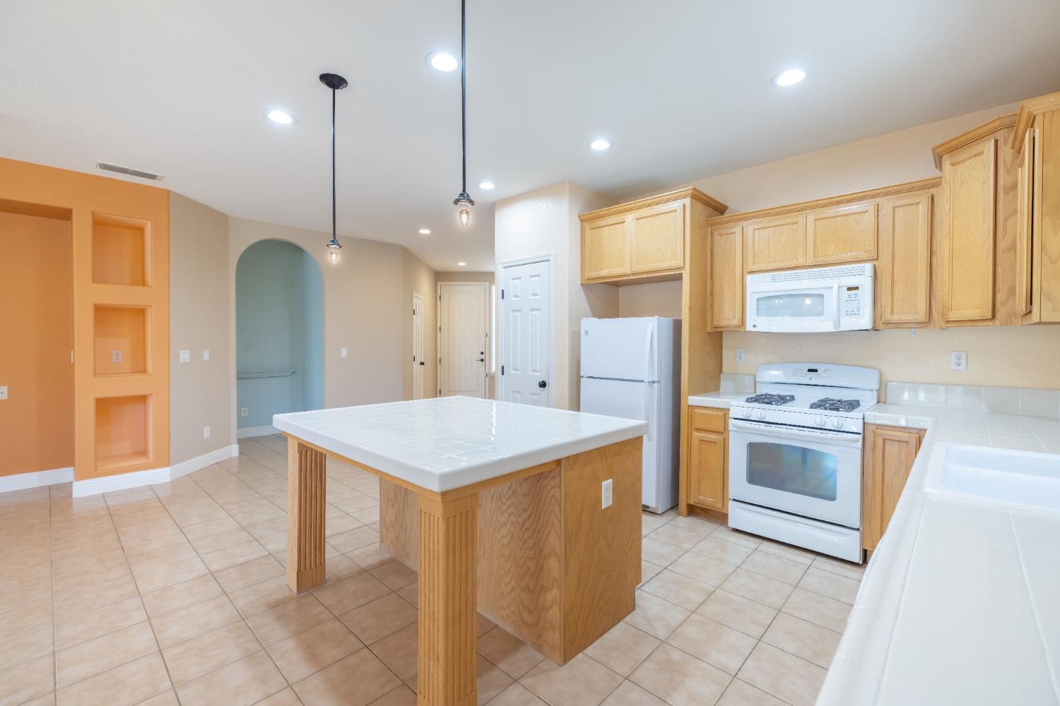 Detail Gallery Image 16 of 66 For 12241 Conservancy Way, Rancho Cordova,  CA 95742 - 3 Beds | 2 Baths