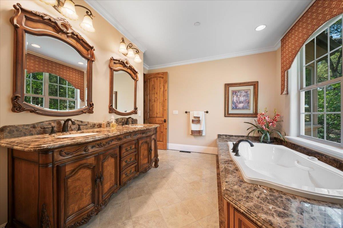 Detail Gallery Image 29 of 67 For 23750 Hogan Rd, Auburn,  CA 95602 - 4 Beds | 3/1 Baths