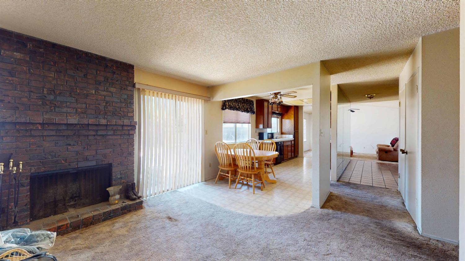 Detail Gallery Image 3 of 22 For 2716 Palomino Ln, Modesto,  CA 95355 - 3 Beds | 2/1 Baths