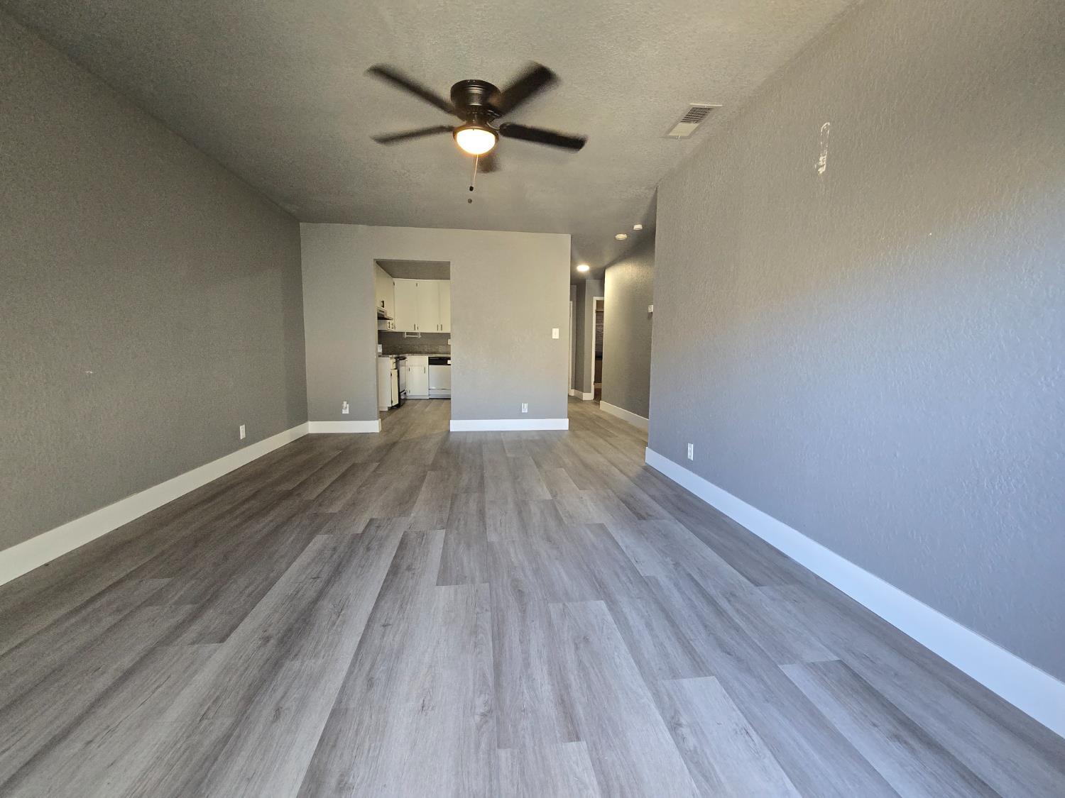 Detail Gallery Image 4 of 22 For 1957 Comstock Dr, Stockton,  CA 95209 - – Beds | – Baths