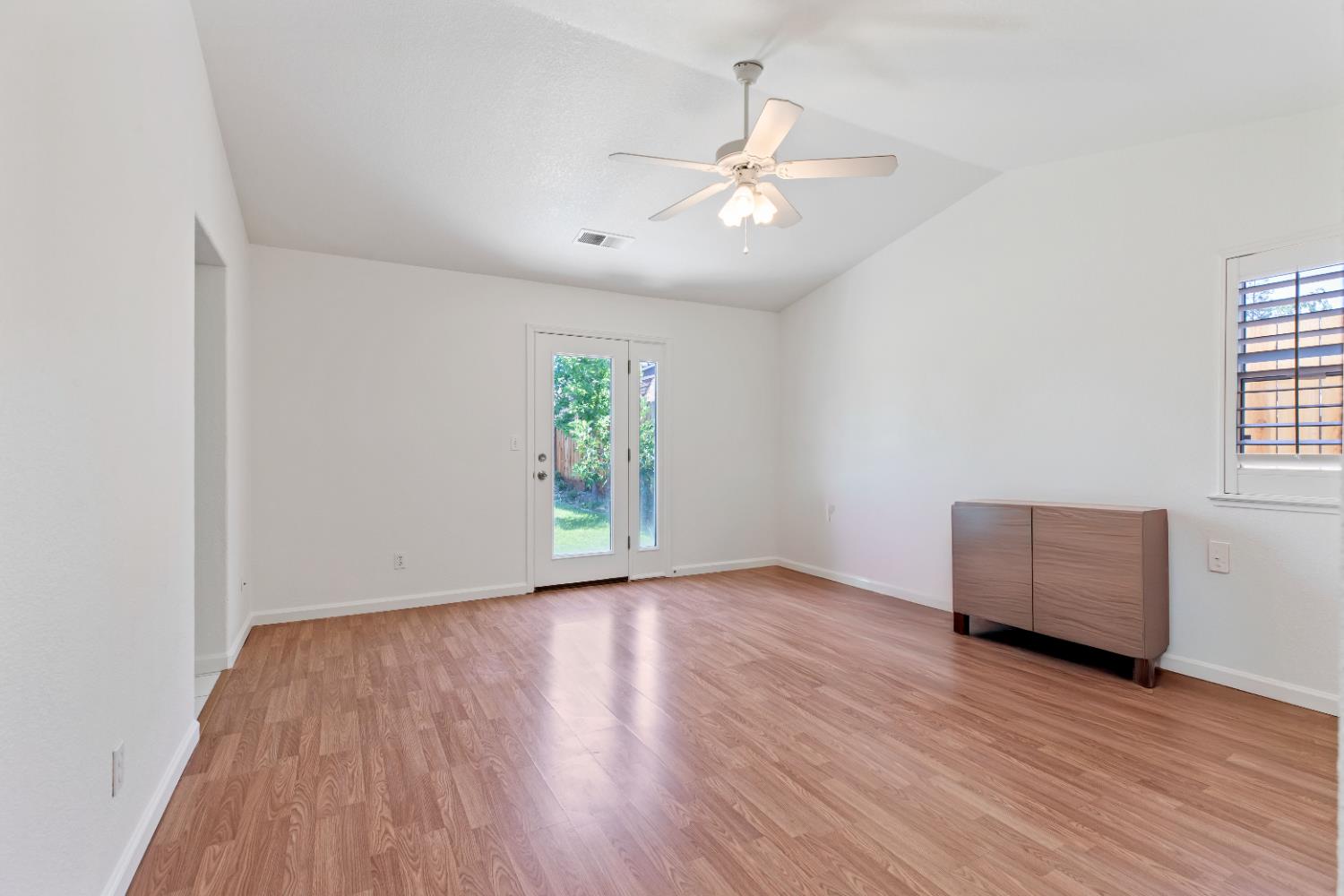 Detail Gallery Image 15 of 29 For 995 W Springer Dr, Turlock,  CA 95382 - 4 Beds | 2 Baths