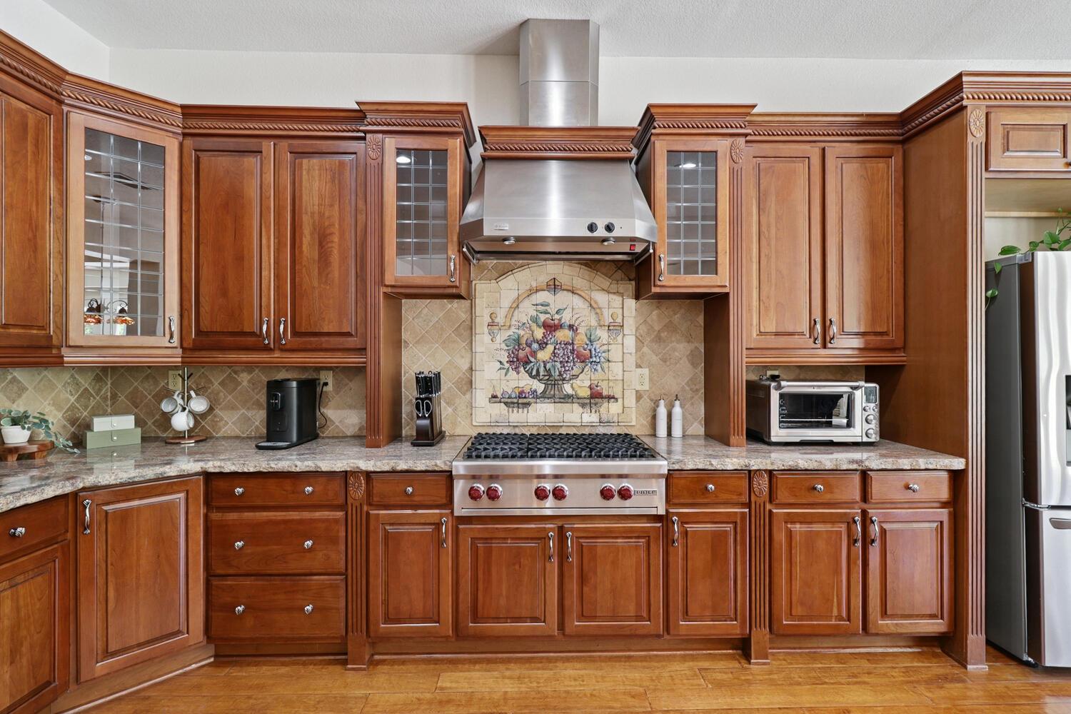 Detail Gallery Image 20 of 92 For 9896 Silvergate Ln, Elk Grove,  CA 95624 - 5 Beds | 3 Baths