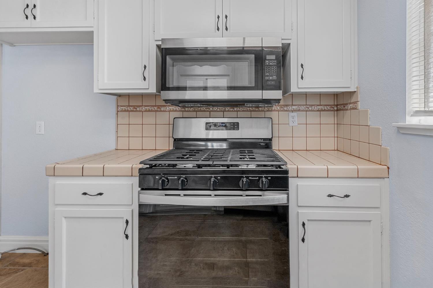 Detail Gallery Image 20 of 40 For 2040 Edgebrook Dr, Modesto,  CA 95354 - 3 Beds | 2 Baths