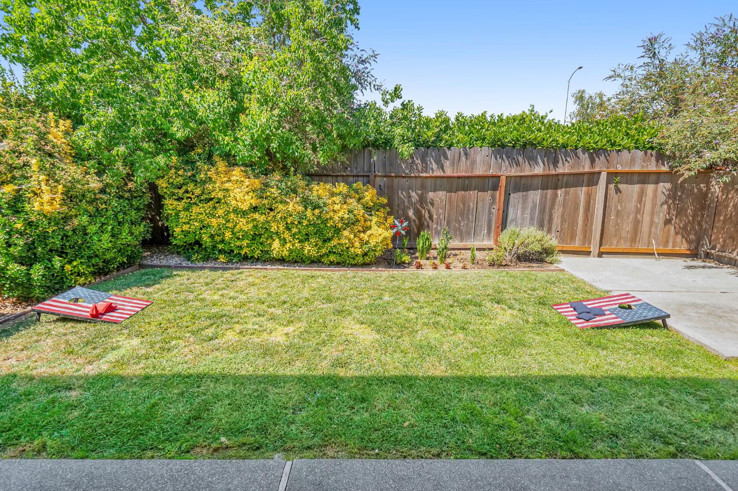 Detail Gallery Image 28 of 31 For 700 Fairview Dr, Woodland,  CA 95695 - 4 Beds | 2/1 Baths