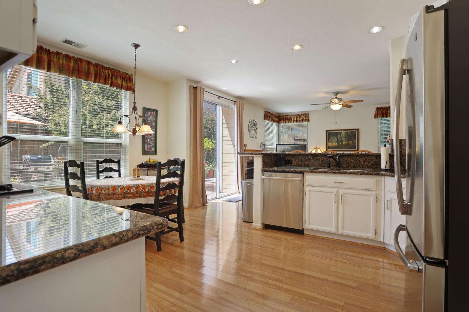Detail Gallery Image 15 of 45 For 1145 Madera, Tracy,  CA 95377 - 4 Beds | 3 Baths