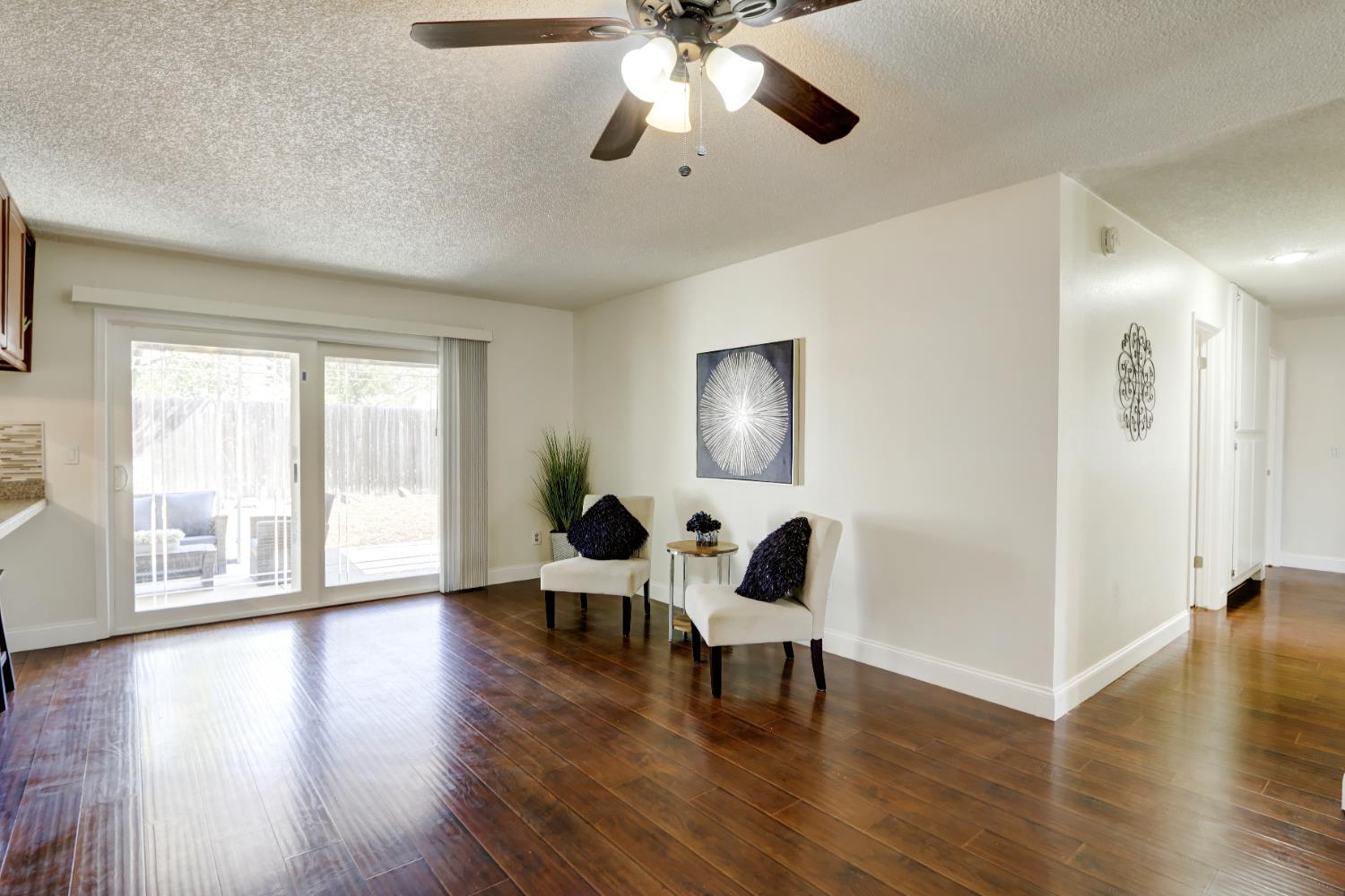 Detail Gallery Image 10 of 48 For 9013 Meadowsweet Way, Elk Grove,  CA 95624 - 4 Beds | 2 Baths