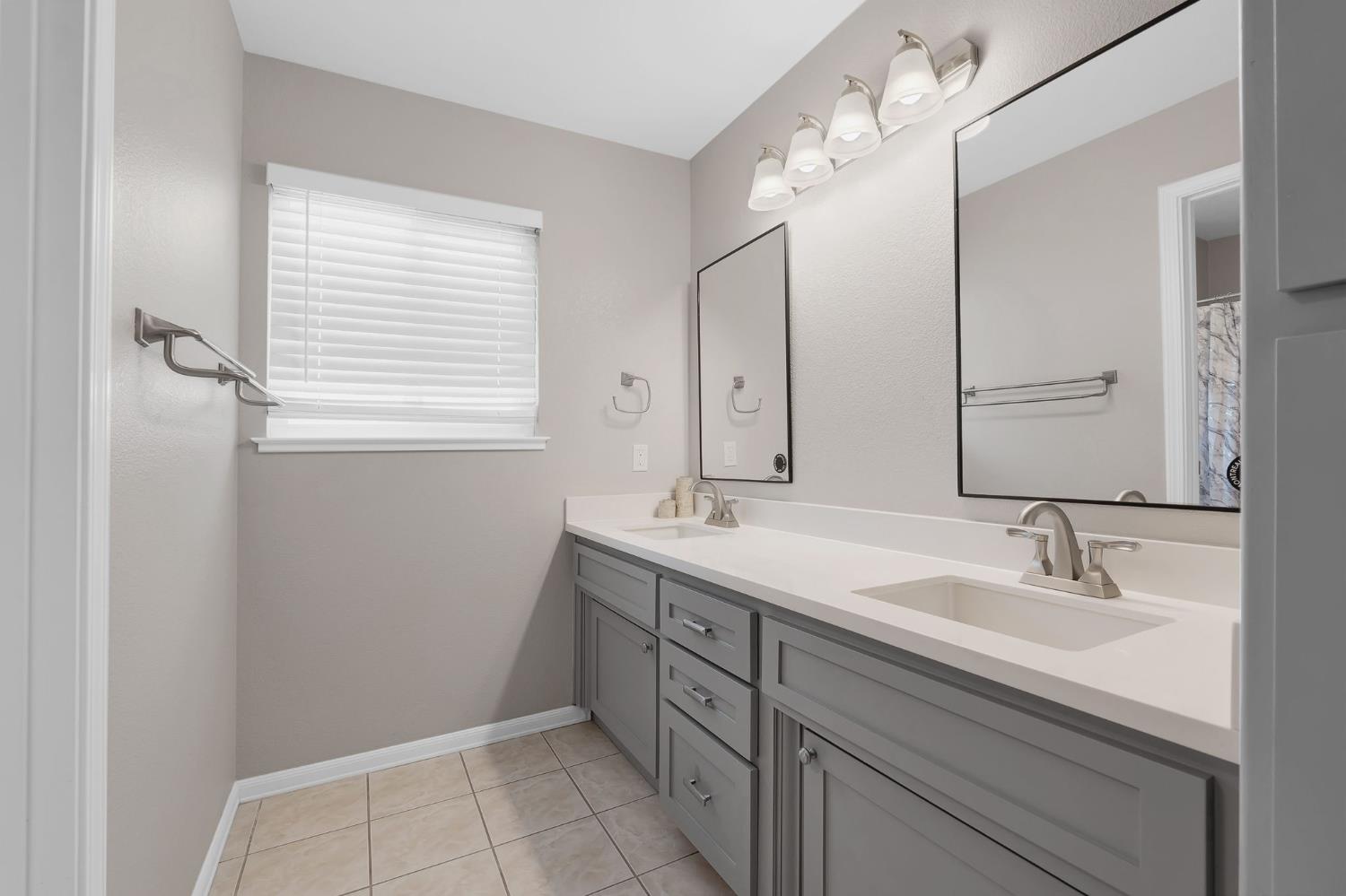 Detail Gallery Image 26 of 31 For 700 Fairview Dr, Woodland,  CA 95695 - 4 Beds | 2/1 Baths