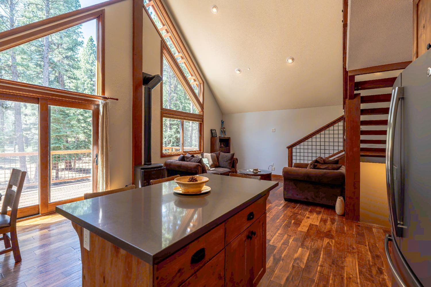 Detail Gallery Image 25 of 47 For 10854 Royal Crest Dr, Truckee,  CA 96161 - 2 Beds | 1/1 Baths