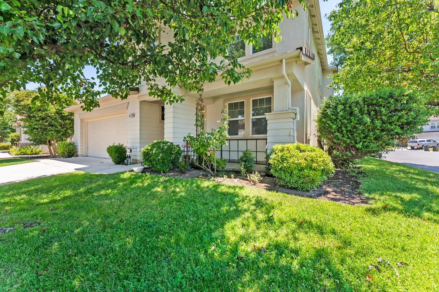 Detail Gallery Image 3 of 68 For 6279 Pine Meadow Cir, Stockton,  CA 95219 - 5 Beds | 3 Baths