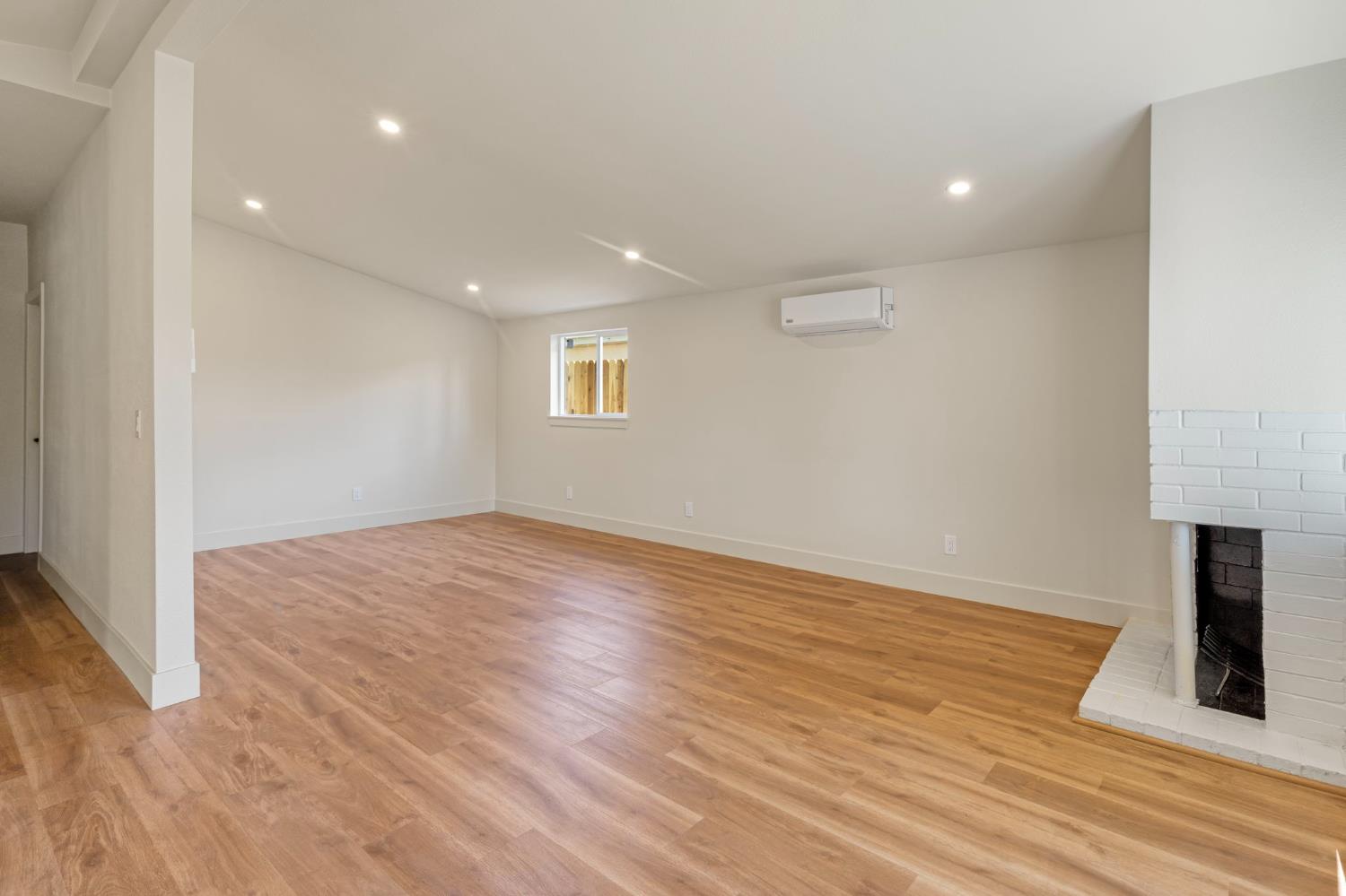 Detail Gallery Image 9 of 23 For 3889 32nd, Sacramento,  CA 95824 - 3 Beds | 2 Baths