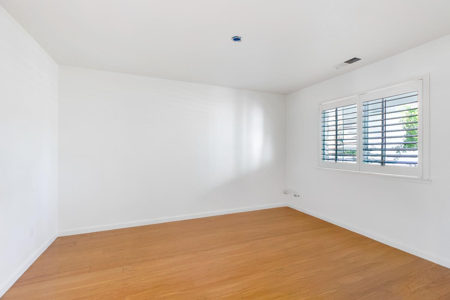 Detail Gallery Image 8 of 29 For 995 W Springer Dr, Turlock,  CA 95382 - 4 Beds | 2 Baths