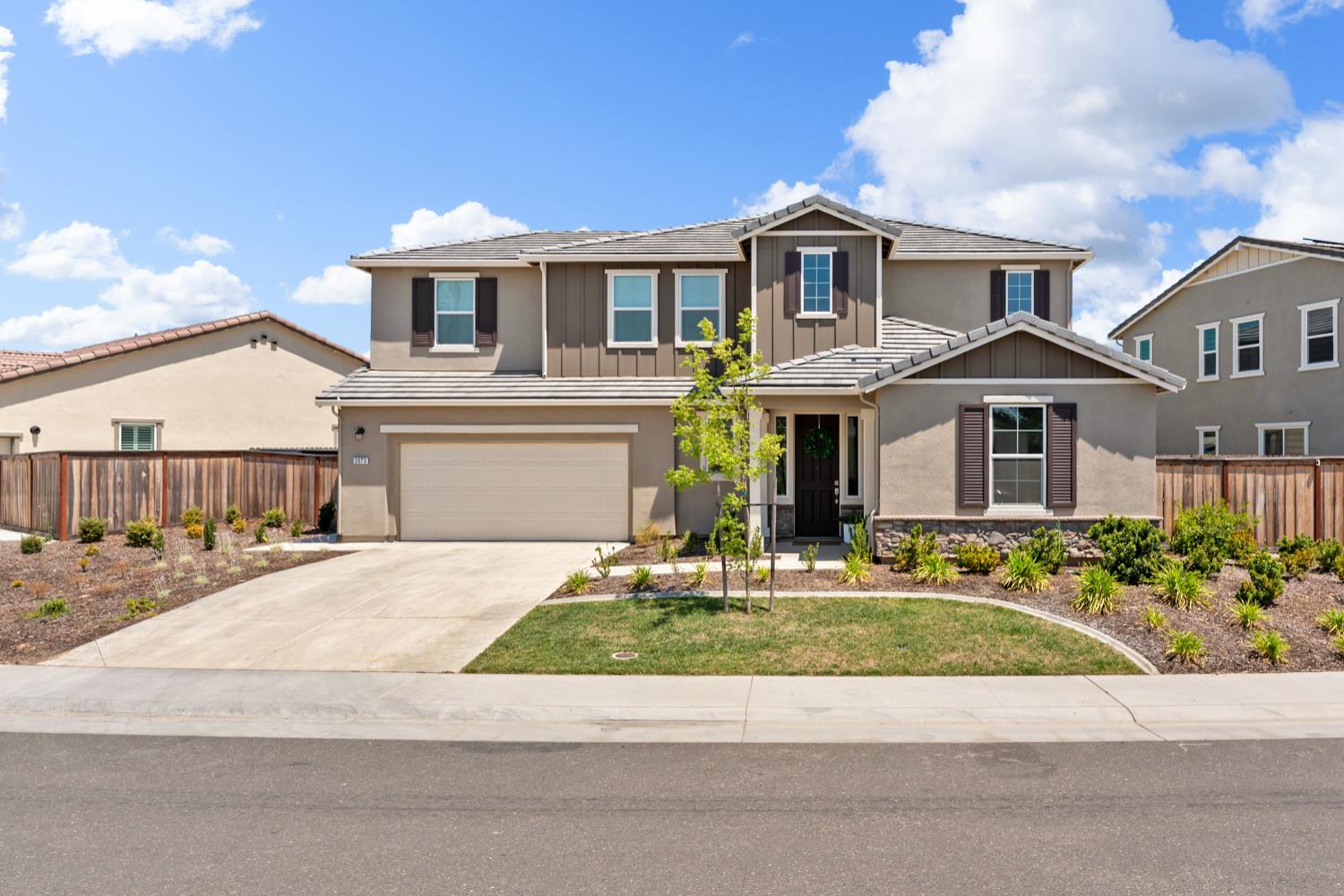 Detail Gallery Image 4 of 83 For 2073 Challenger Way, Roseville,  CA 95747 - 4 Beds | 3/1 Baths