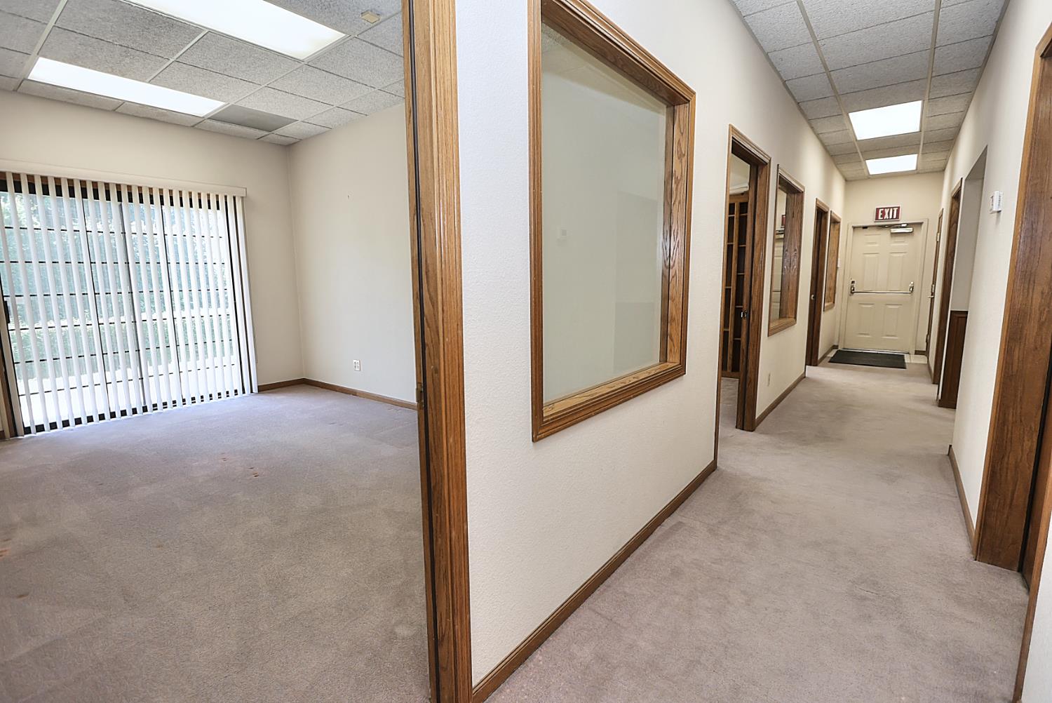 Detail Gallery Image 27 of 51 For 1601 Executive Ct, Sacramento,  CA 95864 - – Beds | – Baths