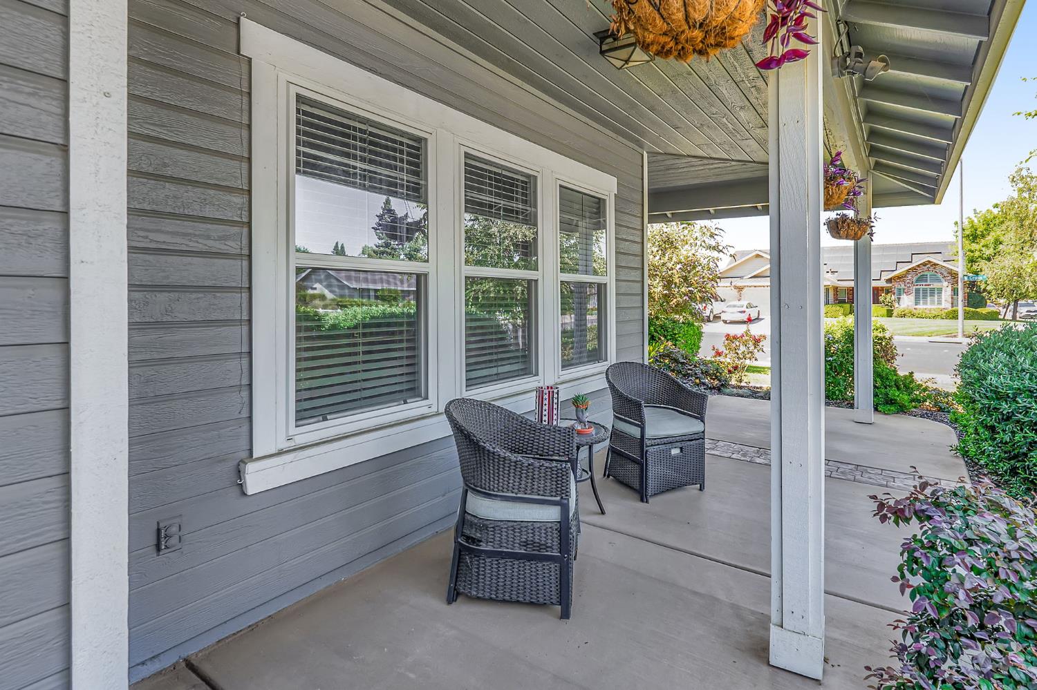 Detail Gallery Image 4 of 31 For 700 Fairview Dr, Woodland,  CA 95695 - 4 Beds | 2/1 Baths