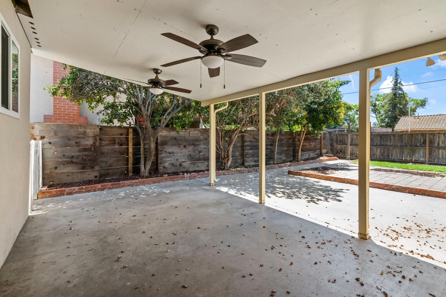 Detail Gallery Image 34 of 40 For 2040 Edgebrook Dr, Modesto,  CA 95354 - 3 Beds | 2 Baths