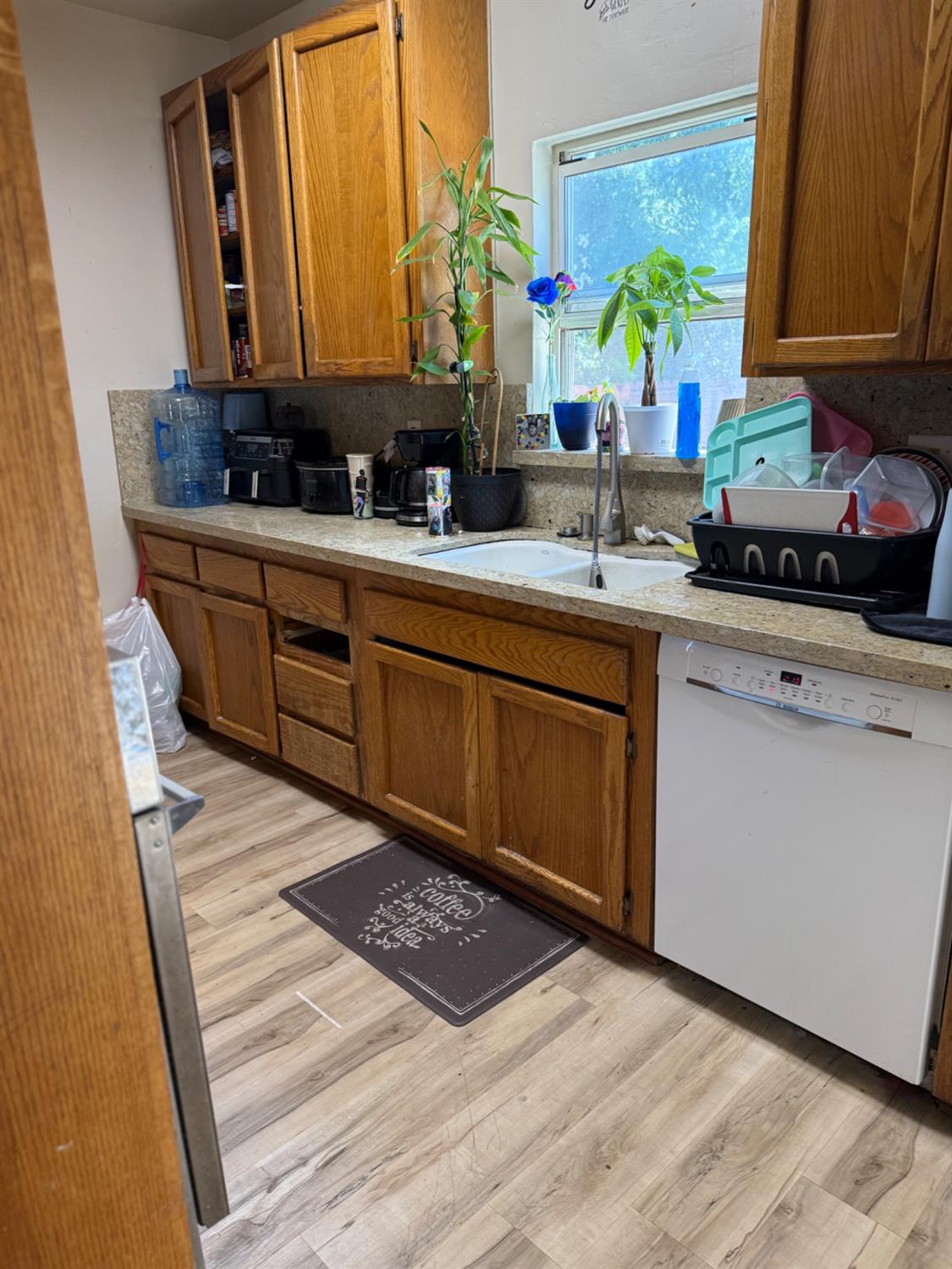Detail Gallery Image 6 of 10 For 2045 3rd, Hughson,  CA 95326 - 2 Beds | 1 Baths