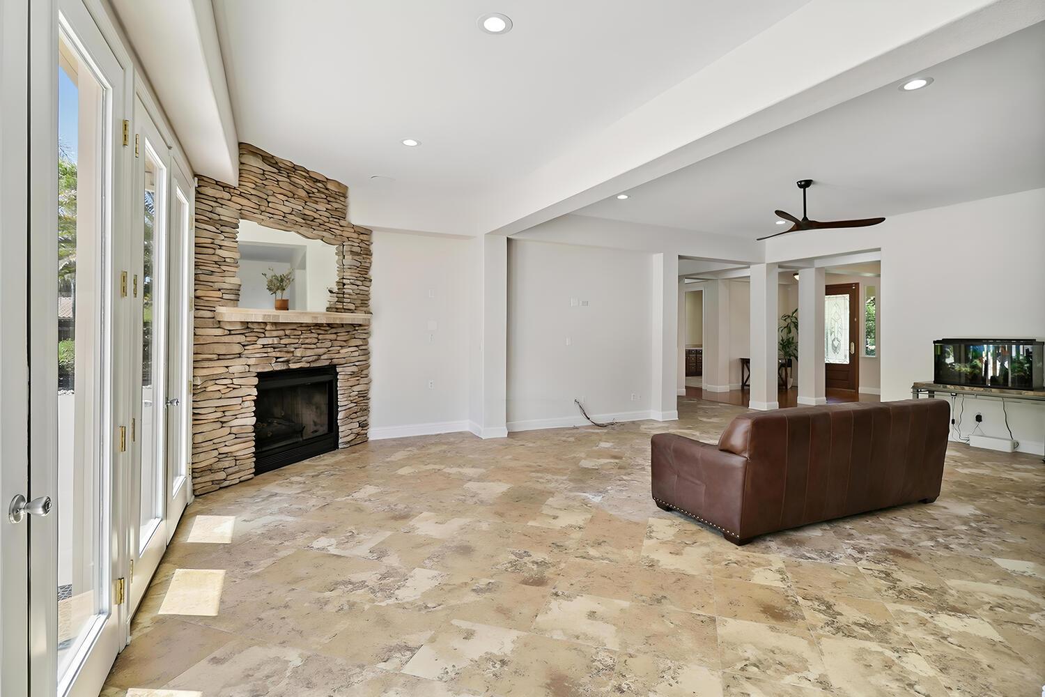 Detail Gallery Image 29 of 92 For 9896 Silvergate Ln, Elk Grove,  CA 95624 - 5 Beds | 3 Baths