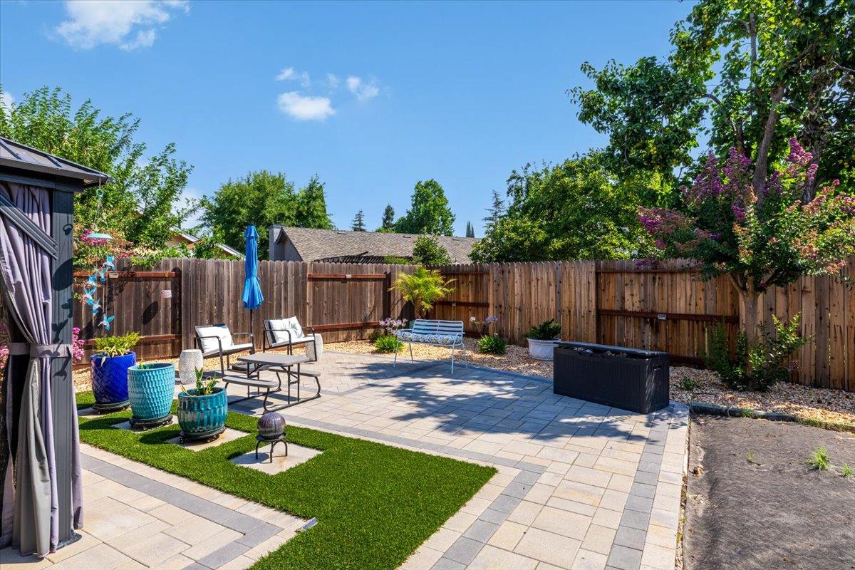Detail Gallery Image 31 of 41 For 9128 Miners Creek Ct, Elk Grove,  CA 95758 - 4 Beds | 2/1 Baths